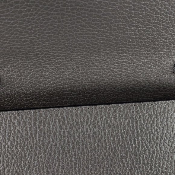 Gucci Crossbody Wallet on a Chain in Gray NEW IN BOX - Picture 3 of 7